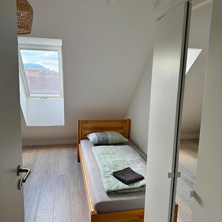 R77 Apartment Downtown - Penthouse Budapest Bagian luar foto