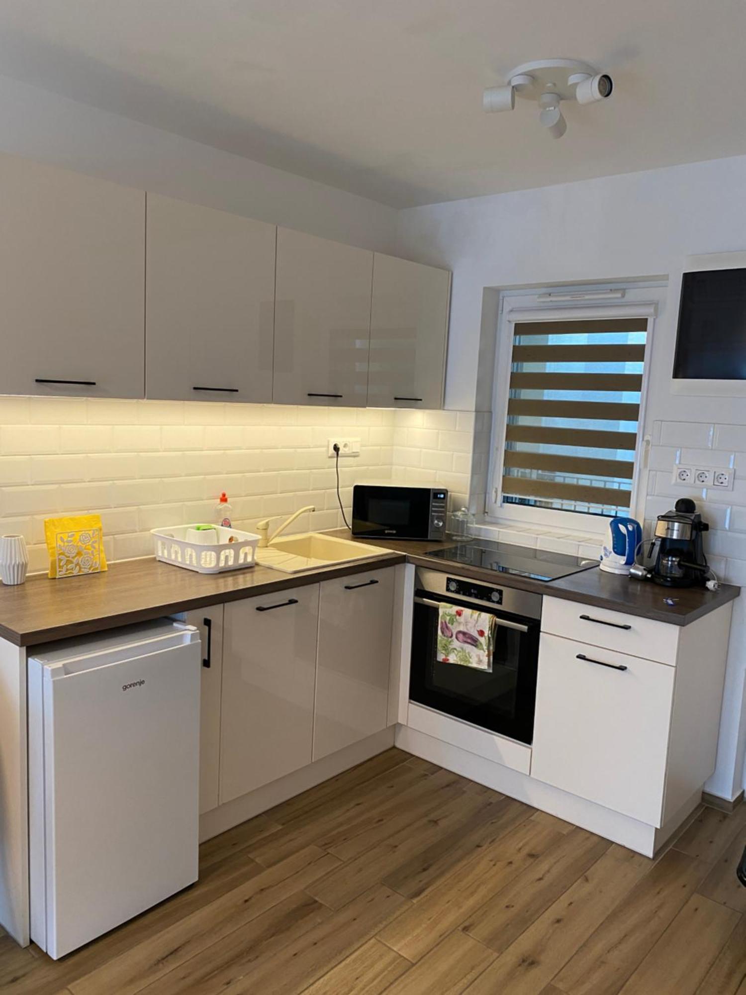 R77 Apartment Downtown - Penthouse Budapest Bagian luar foto