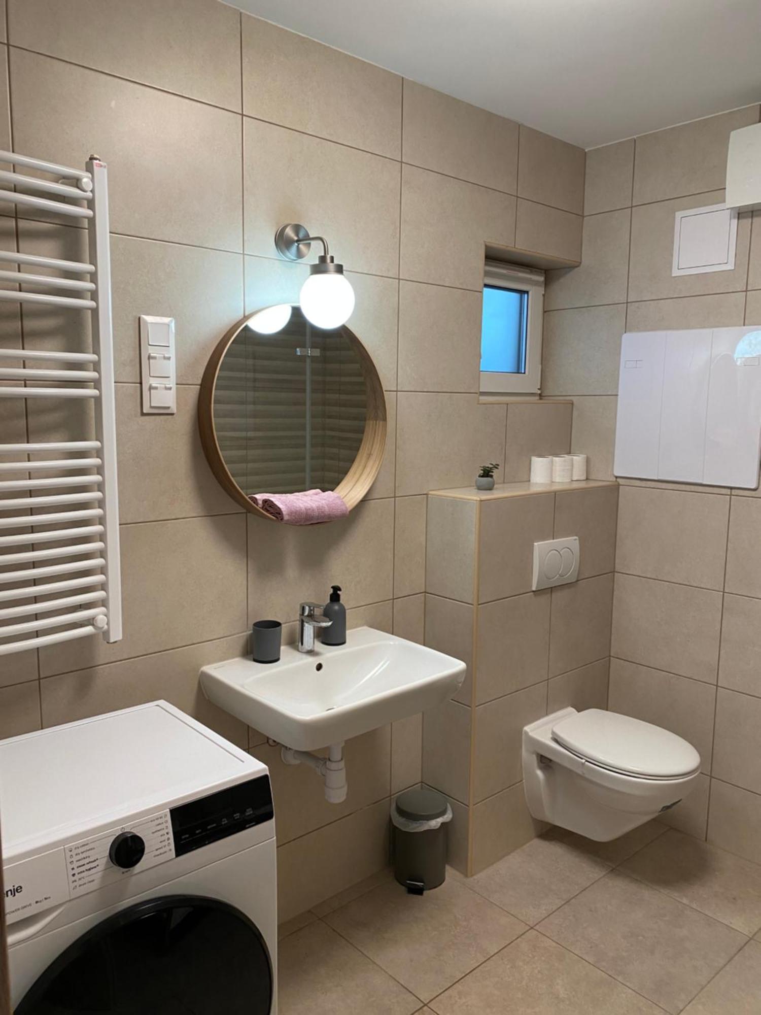 R77 Apartment Downtown - Penthouse Budapest Bagian luar foto