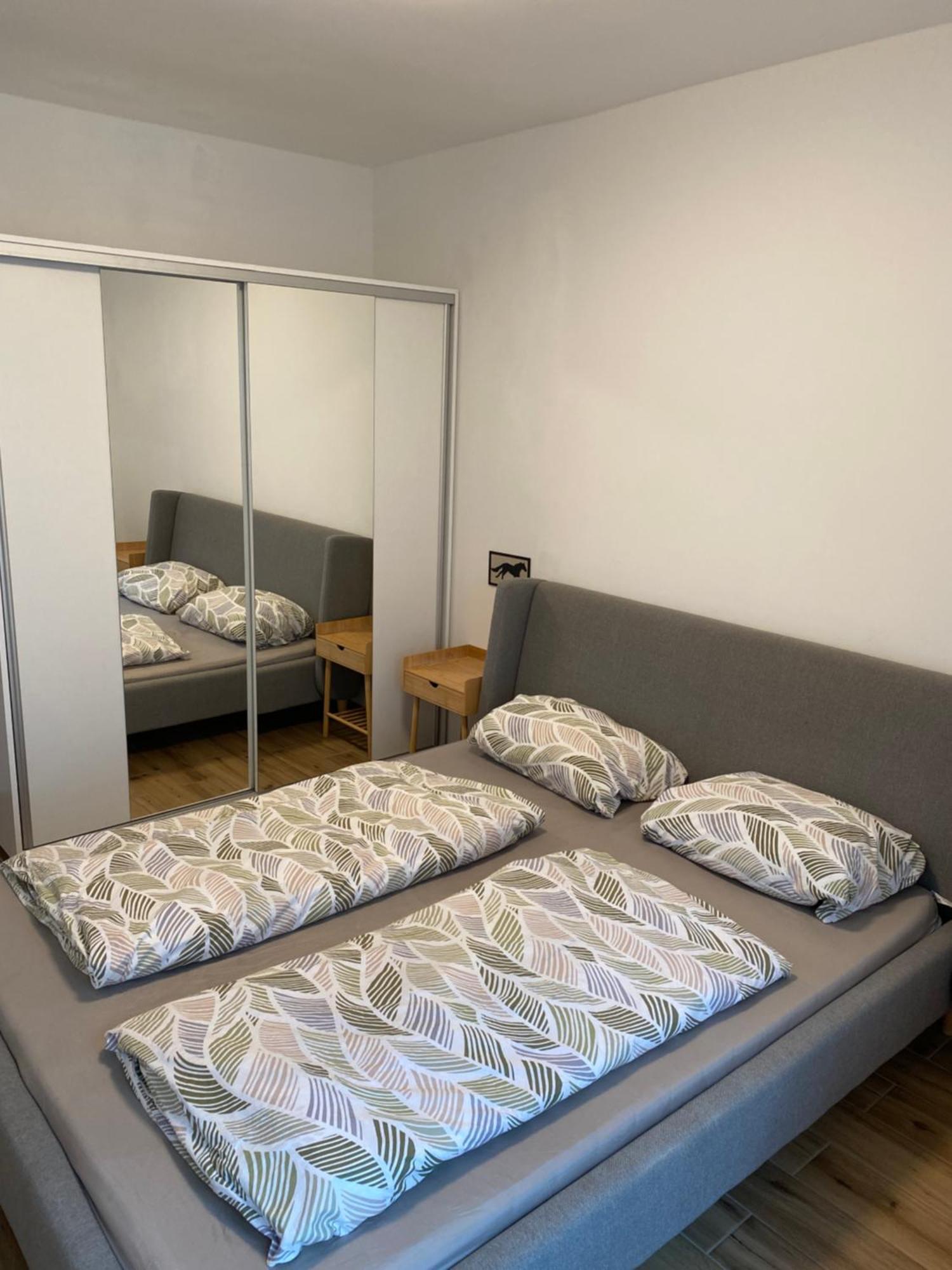 R77 Apartment Downtown - Penthouse Budapest Bagian luar foto