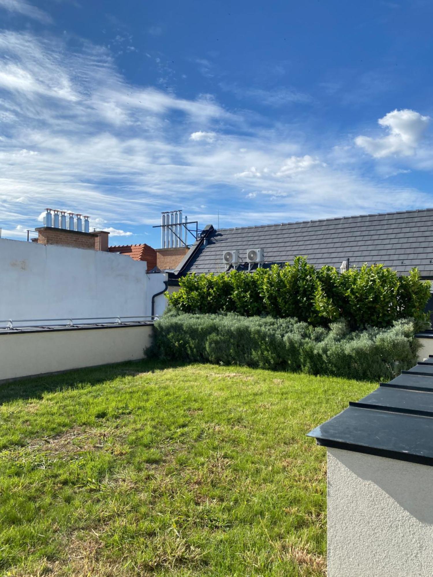 R77 Apartment Downtown - Penthouse Budapest Bagian luar foto