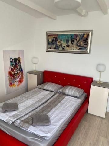 R77 Apartment Downtown - Penthouse Budapest Bagian luar foto